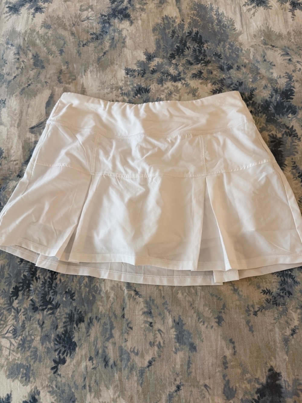Women's White Pleated Mini Skirt